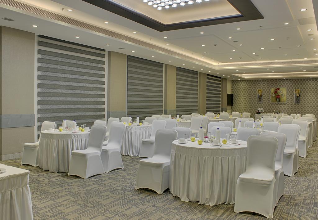 Hotel Suba Grand Dahej Exterior foto